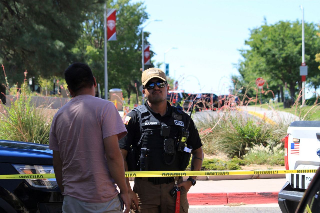 1 dead, 1 wounded, suspect at large in University of New Mexico dorm ...