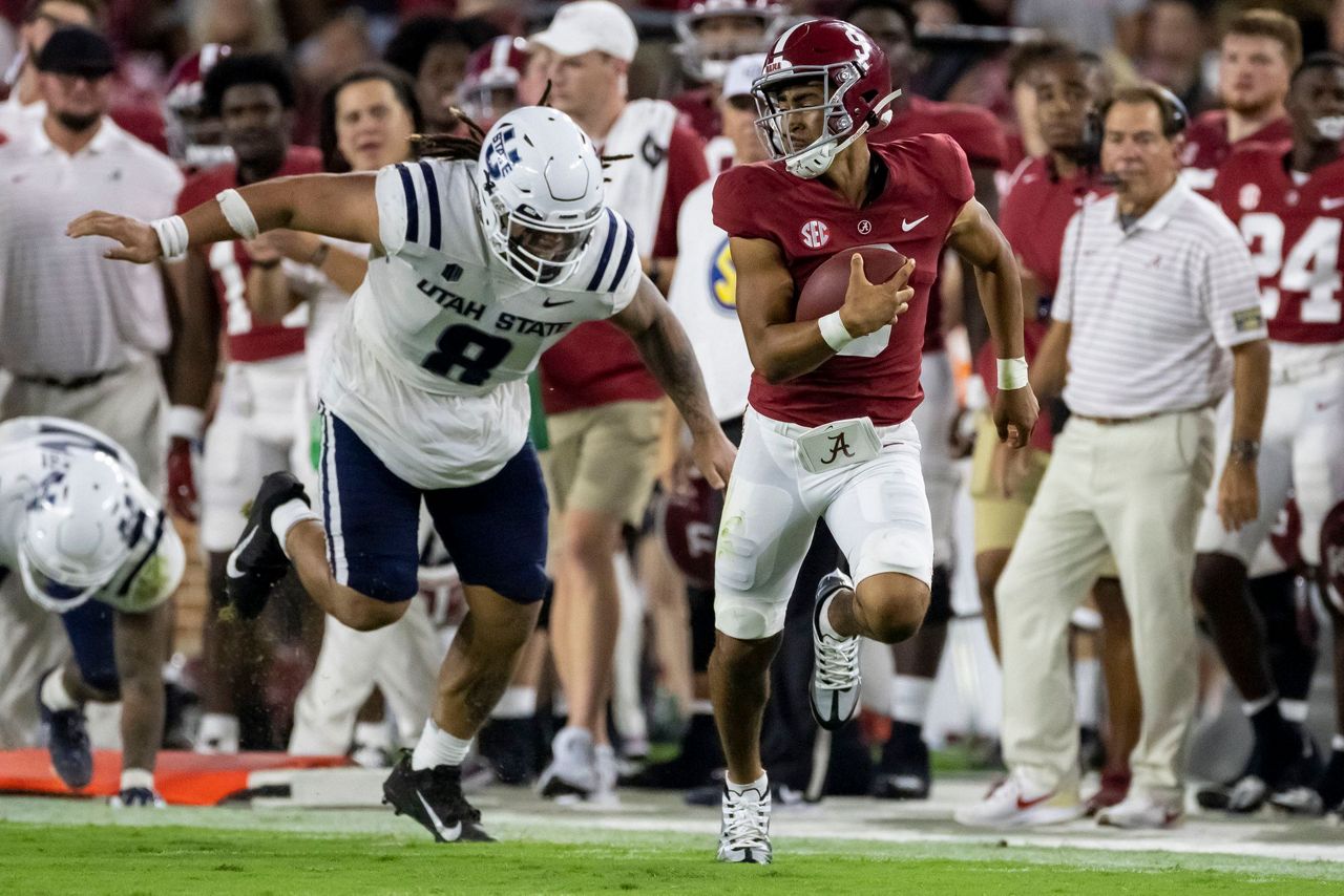 Young gets 6 TDs, No. 1 Alabama routs Utah State 550