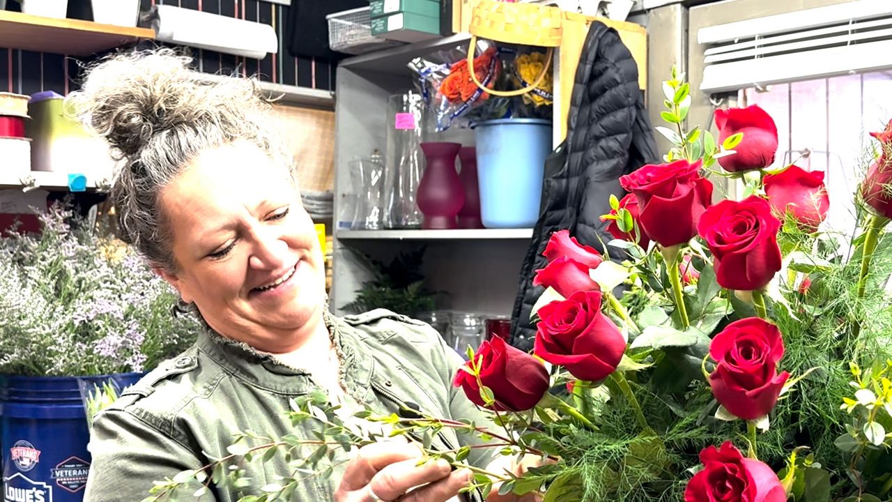 Valentine’s flower demand holds amid costs