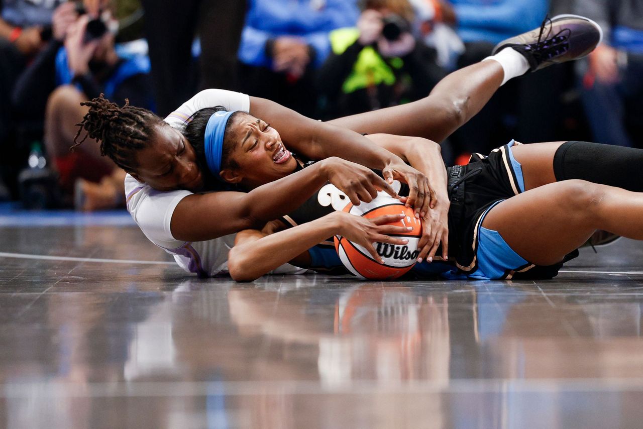 Atlanta Dream smother Golden State, riding a bruising defense to a 2-1 ...