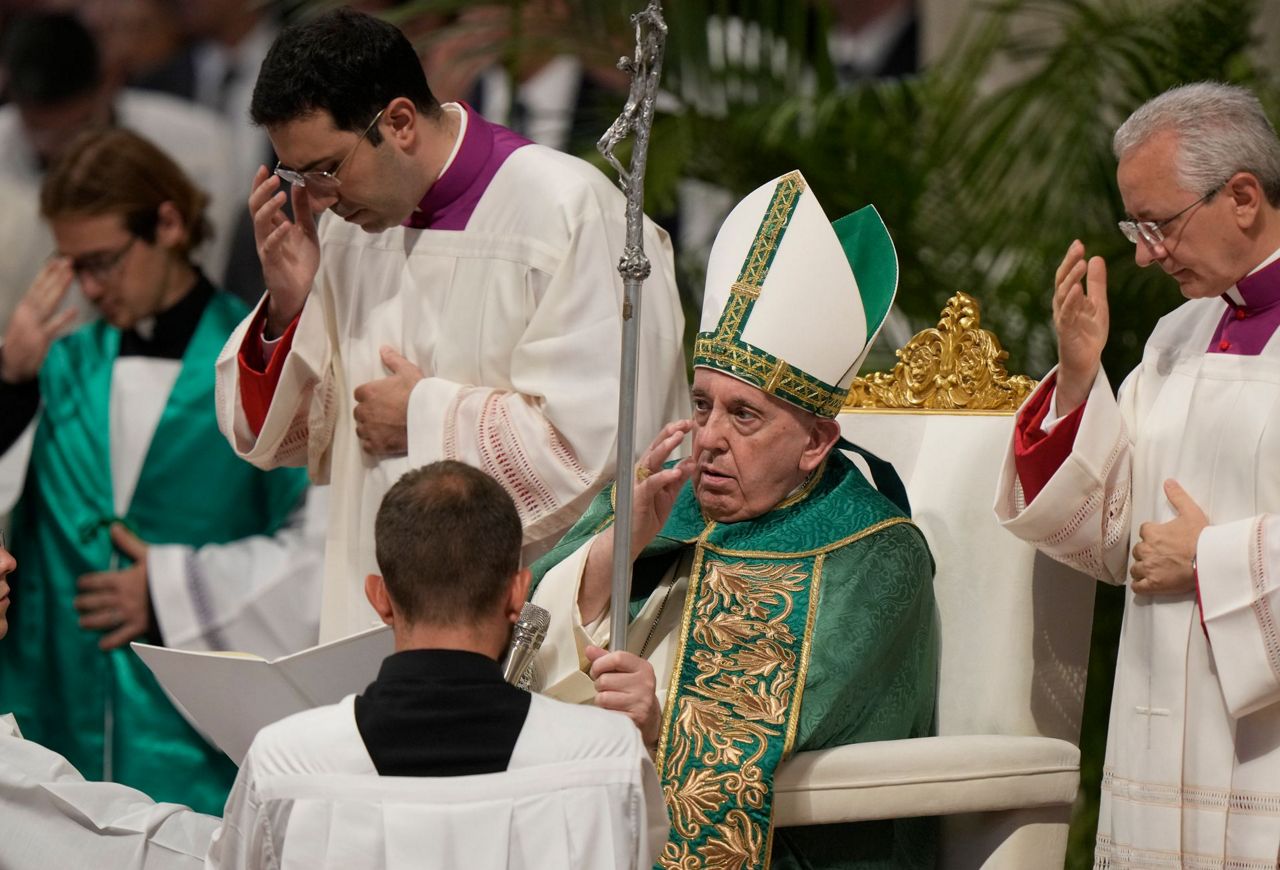 Pope meets with cardinals on future direction of church