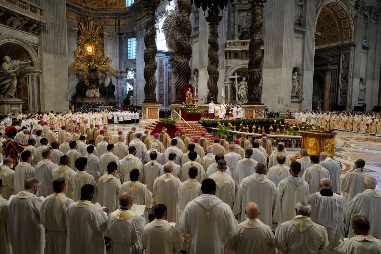 Pope marks Holy Thursday ahead of prison feet-washing ritual