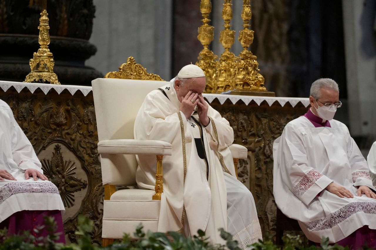 Pope marks Holy Thursday ahead of prison feet-washing ritual