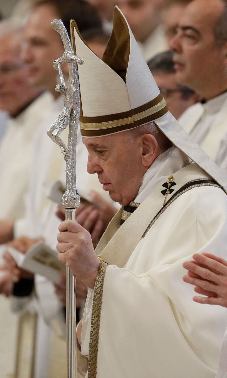 Pope celebrates Holy Thursday ahead of foot-washing ritual