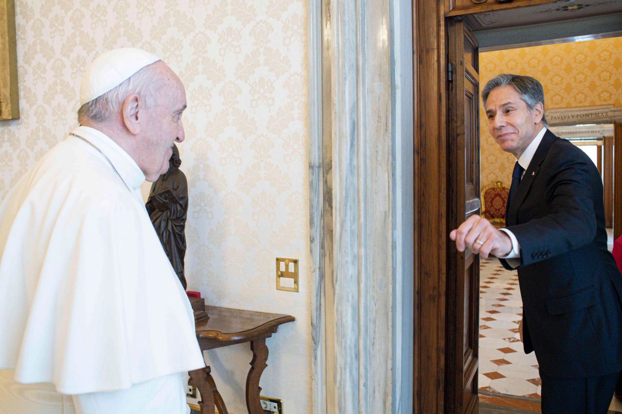 Blinken Meets Pope Francis, Gets VIP Tour Of Sistine Chapel