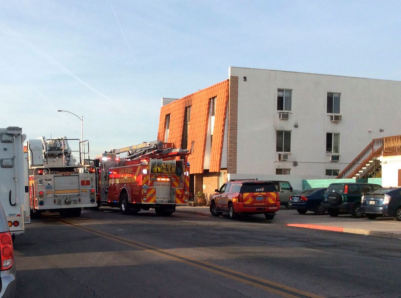 Fire in Las Vegas apartment complex kills 6, injures 13