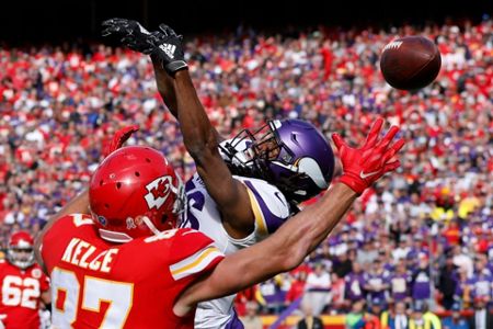 Kansas City Chiefs top Minnesota Vikings 26-23 on field goal