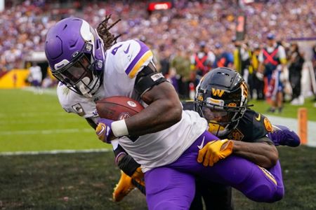 Game Photos: Vikings at Commanders