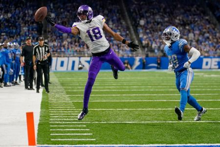 Goff helps surging Lions stun division-leading Vikings 34-23