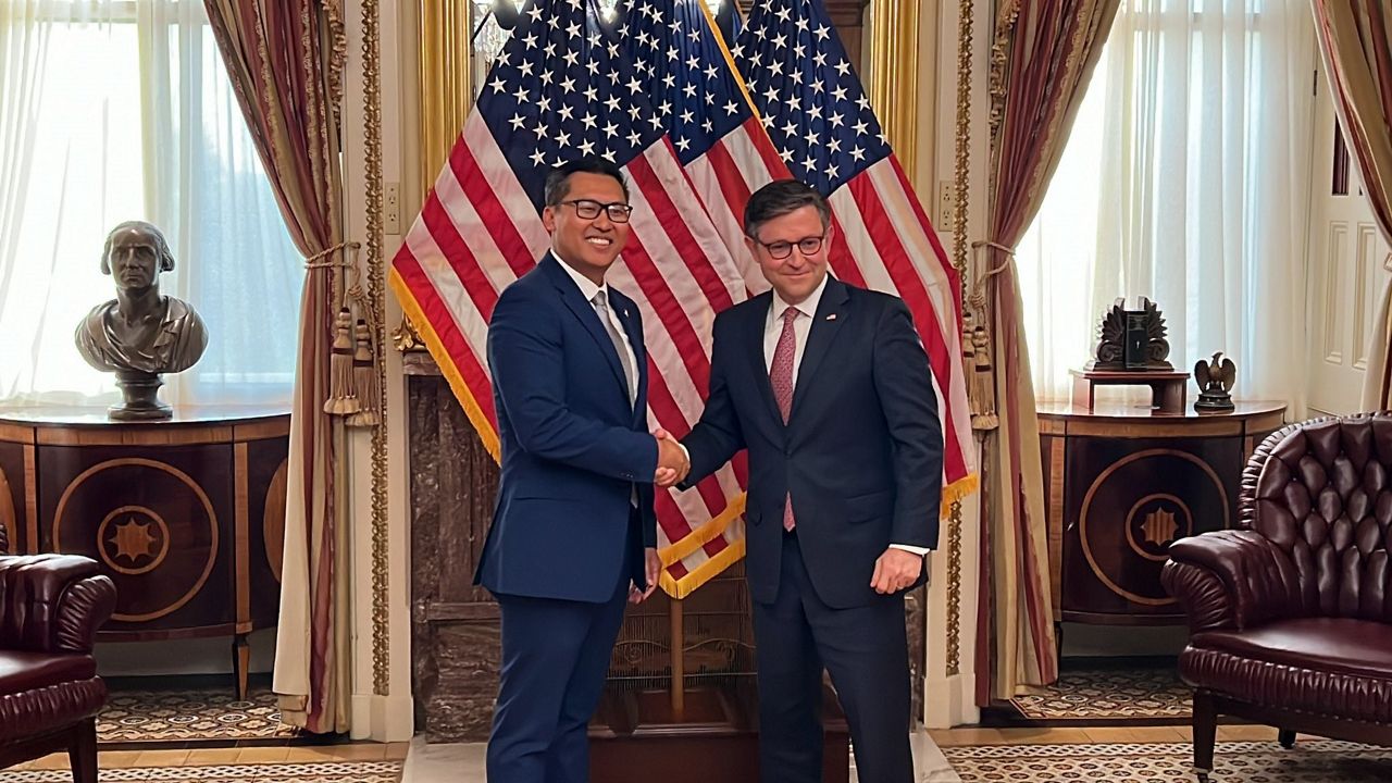 Vince Fong takes oath of office to complete term of McCarthy