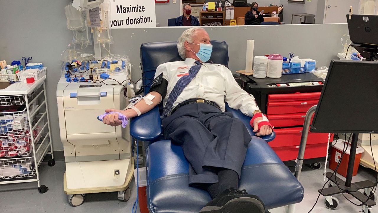 South Carolina Governor donates plasma for COVID-19 therapy