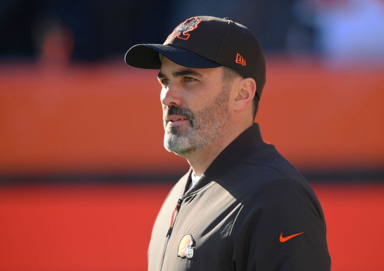 Kevin Stefanski won't coach Browns vs. Raiders due to COVID-19