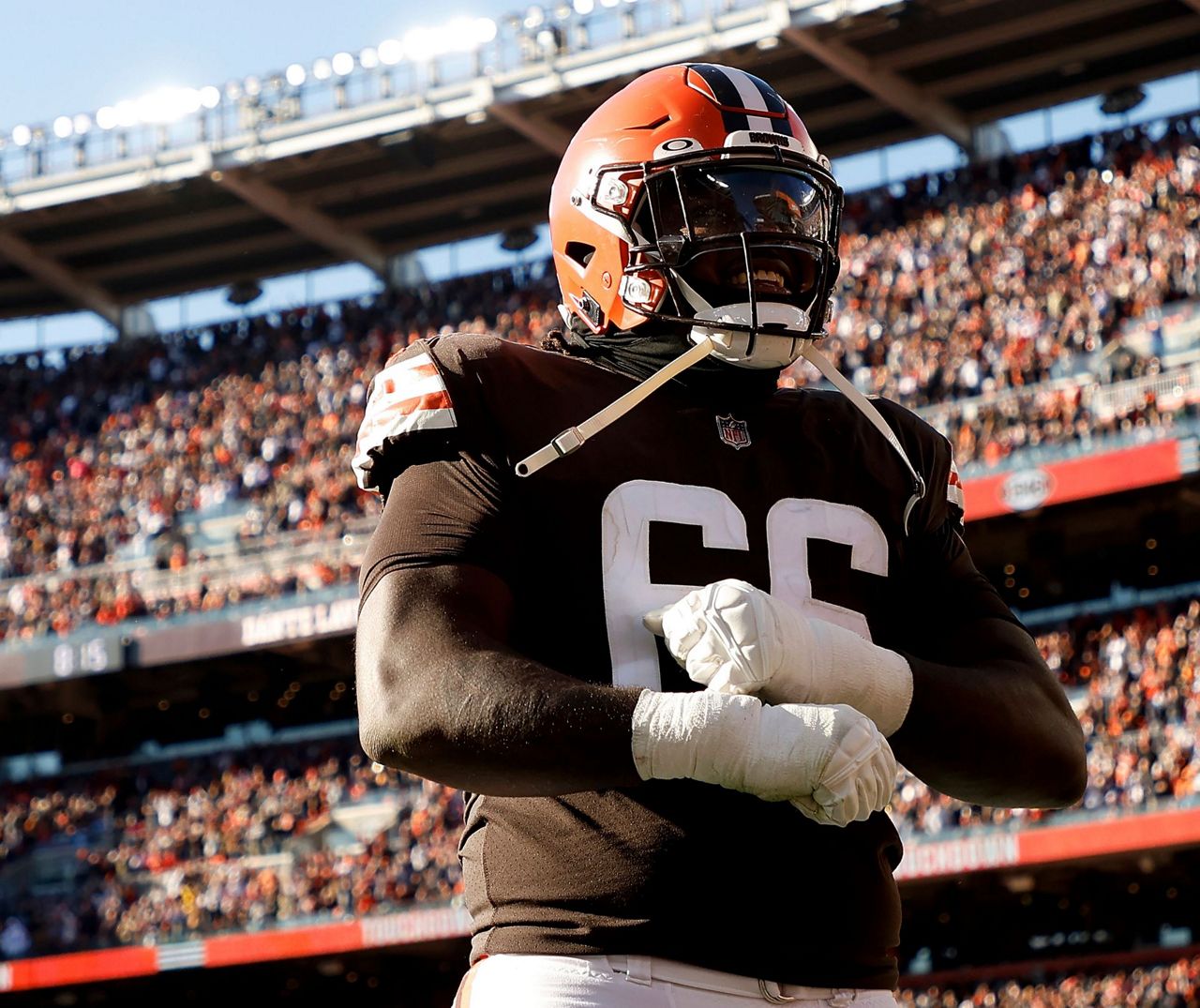 Browns center, NFLPA president JC Tretter tests positive for COVID