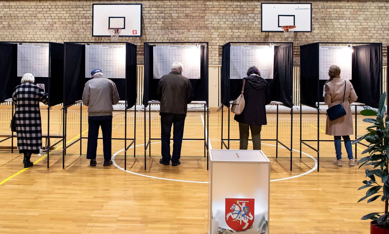 Lietuvoje vyksta nacionaliniai rinkimai, tikimasi koalicijos derybų