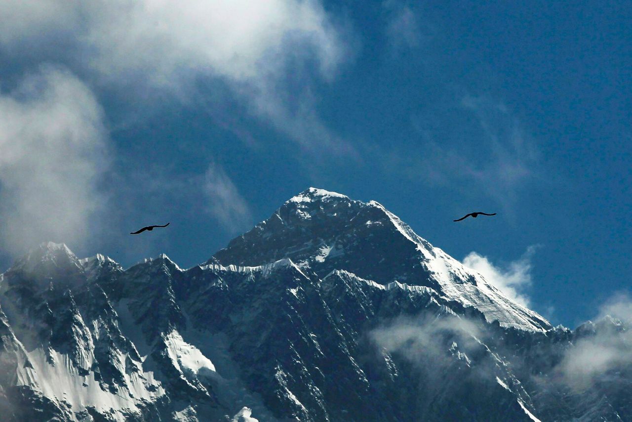 Virus Fails To Deter Hundreds Of Climbers On Mount Everest