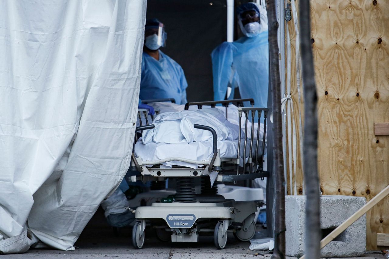 American Virus Deaths At 100 000 What Does A Number Mean 