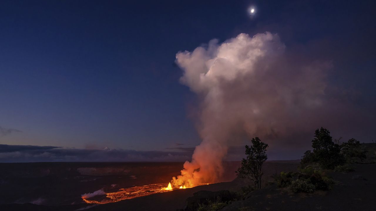 The morning the new eruption started. (Photo courtesy of the National Park Service/Janice Wei)