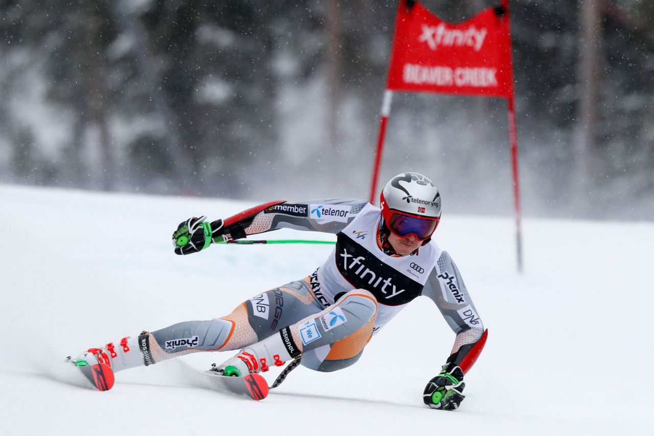 Tommy Ford leads after 1st run of World Cup giant slalom