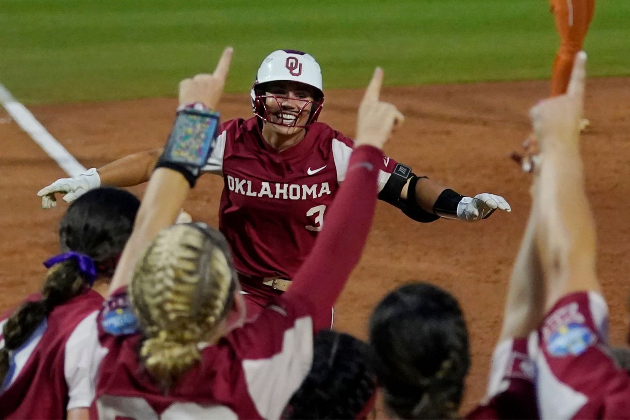 Oklahoma beats Texas, repeats as softball national champs