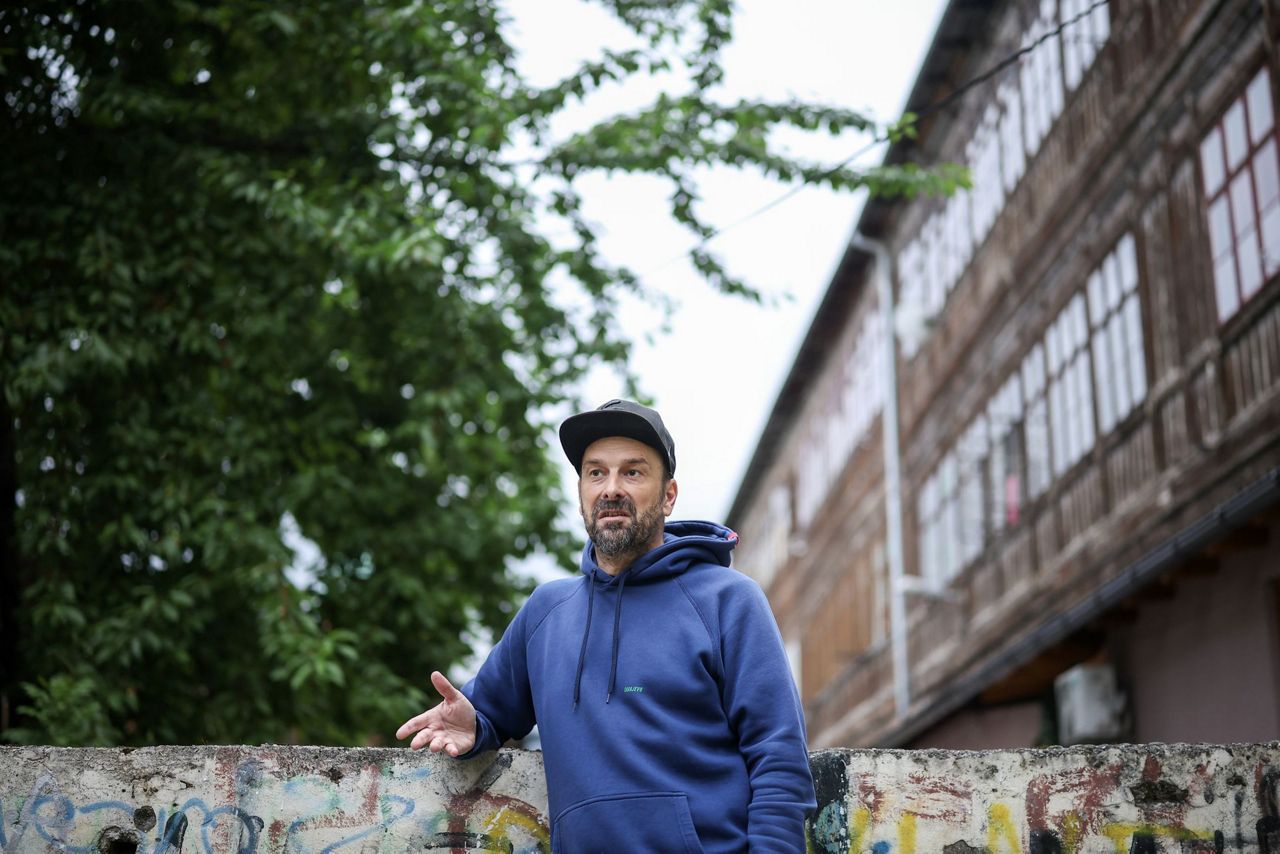 A Bosnian song about disillusionment with the American Dream becomes a ...