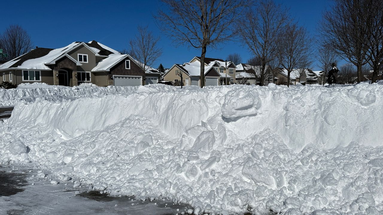 Appleton digs out after record-breaking snowfall