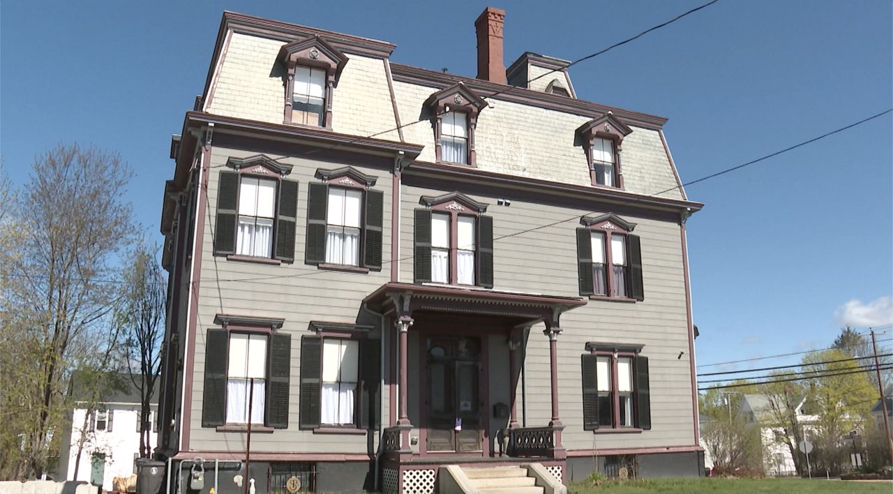 The S.K. Pierce Mansion in Gardner. (Spectrum News 1/Cam Jandrow)