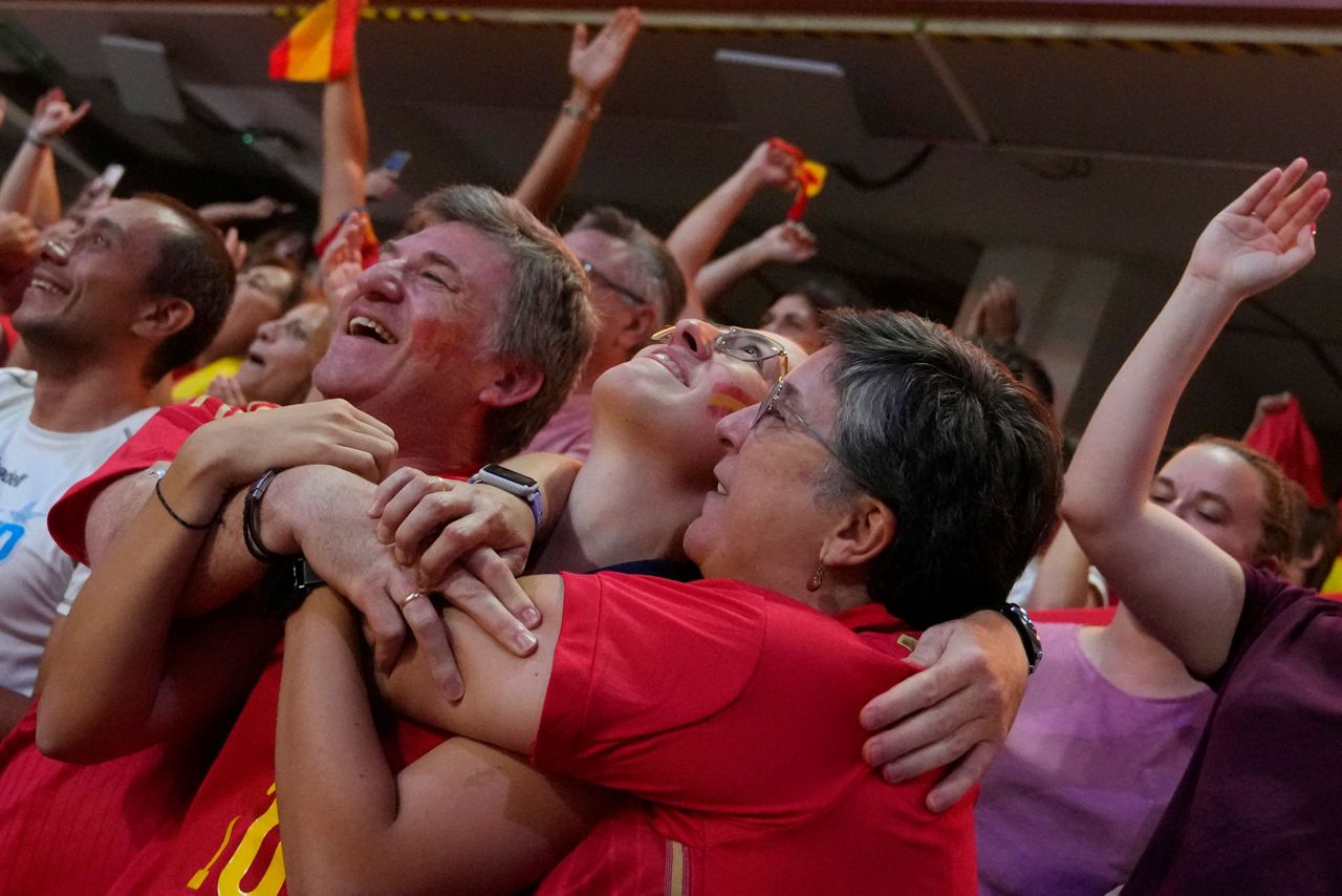 Spaniards back home celebrate La Roja winning Women's World Cup