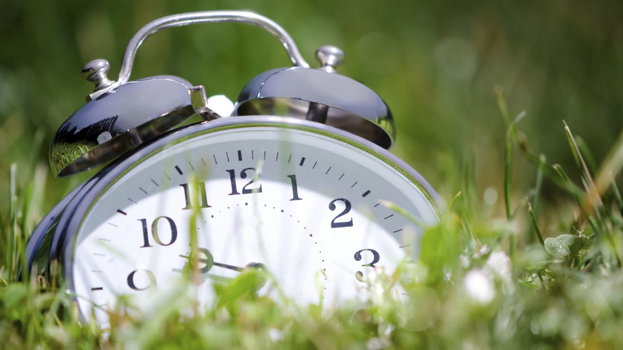 As clocks ‘fall back’ this weekend, the debate continues