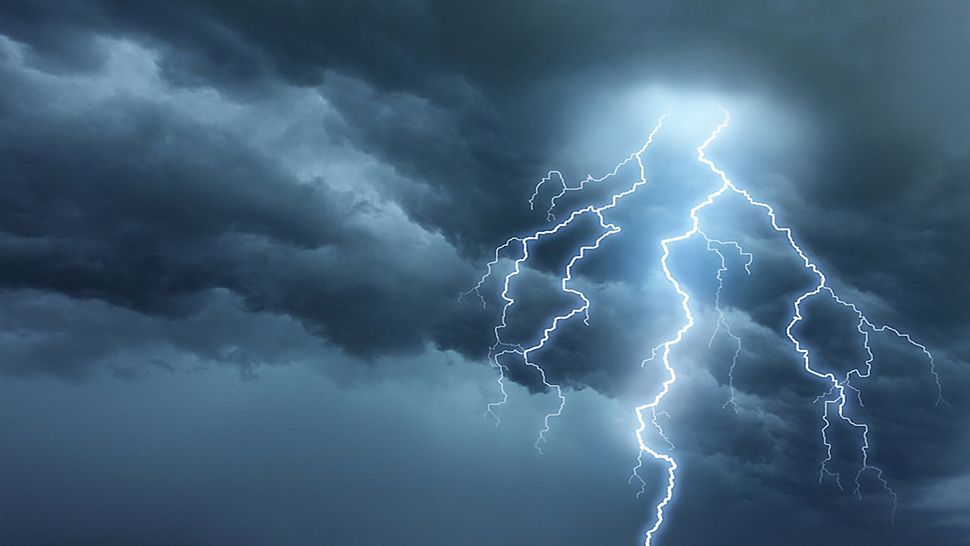 Thundersnow: How a snowstorm produces lightning