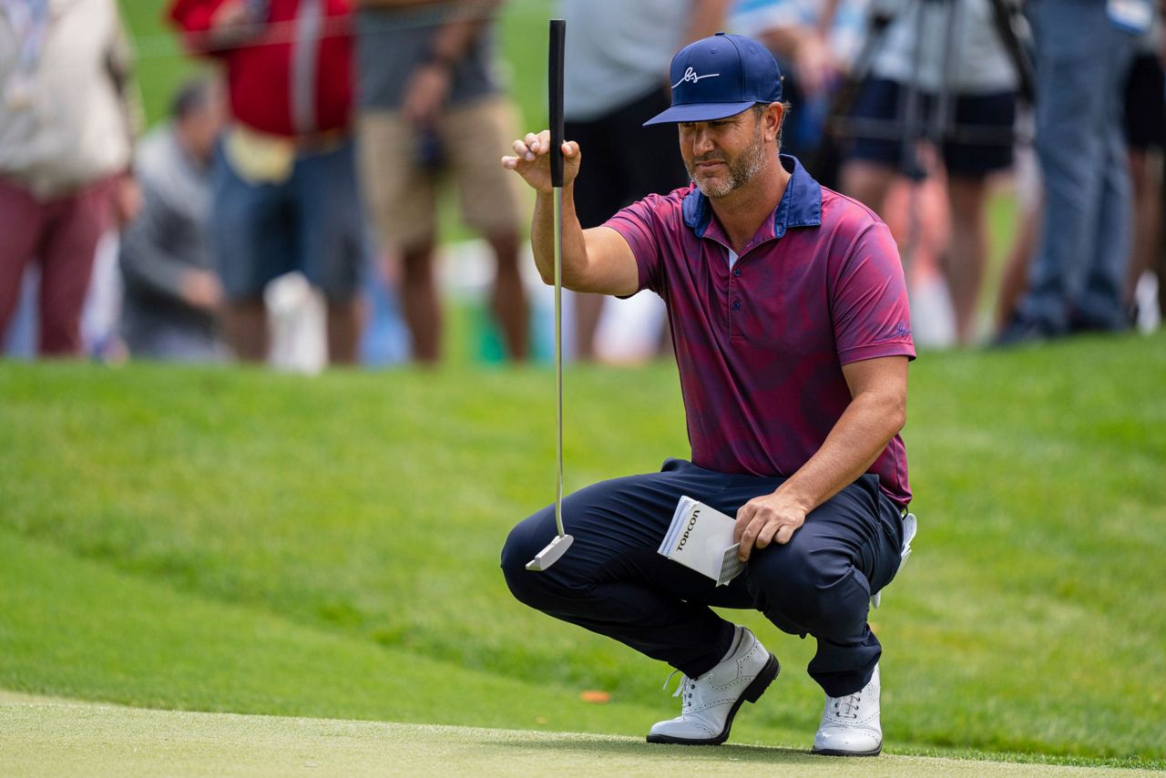 Mitchell goes bogeyfree at Quail and leads McIlroy by 2