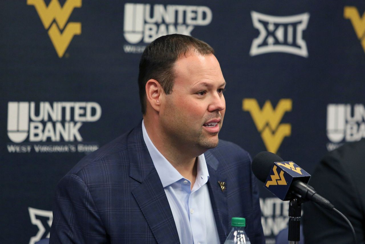 Darian DeVries named men's basketball coach at West Virginia after 6 ...