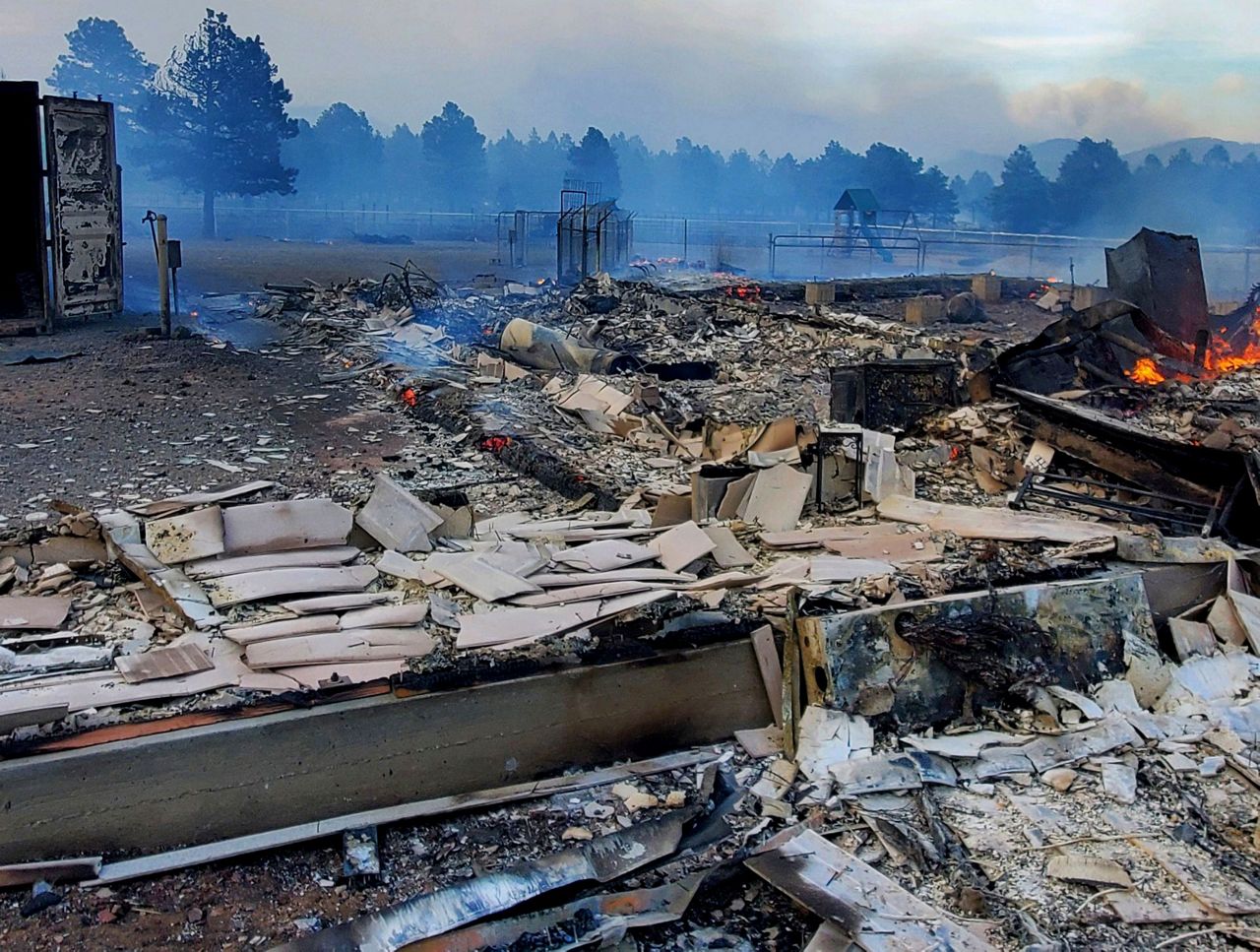 Forecasters: Strong wind could lead to explosive fire growth