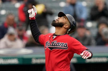 White Sox clinch AL Central with 7-2 win over Indians