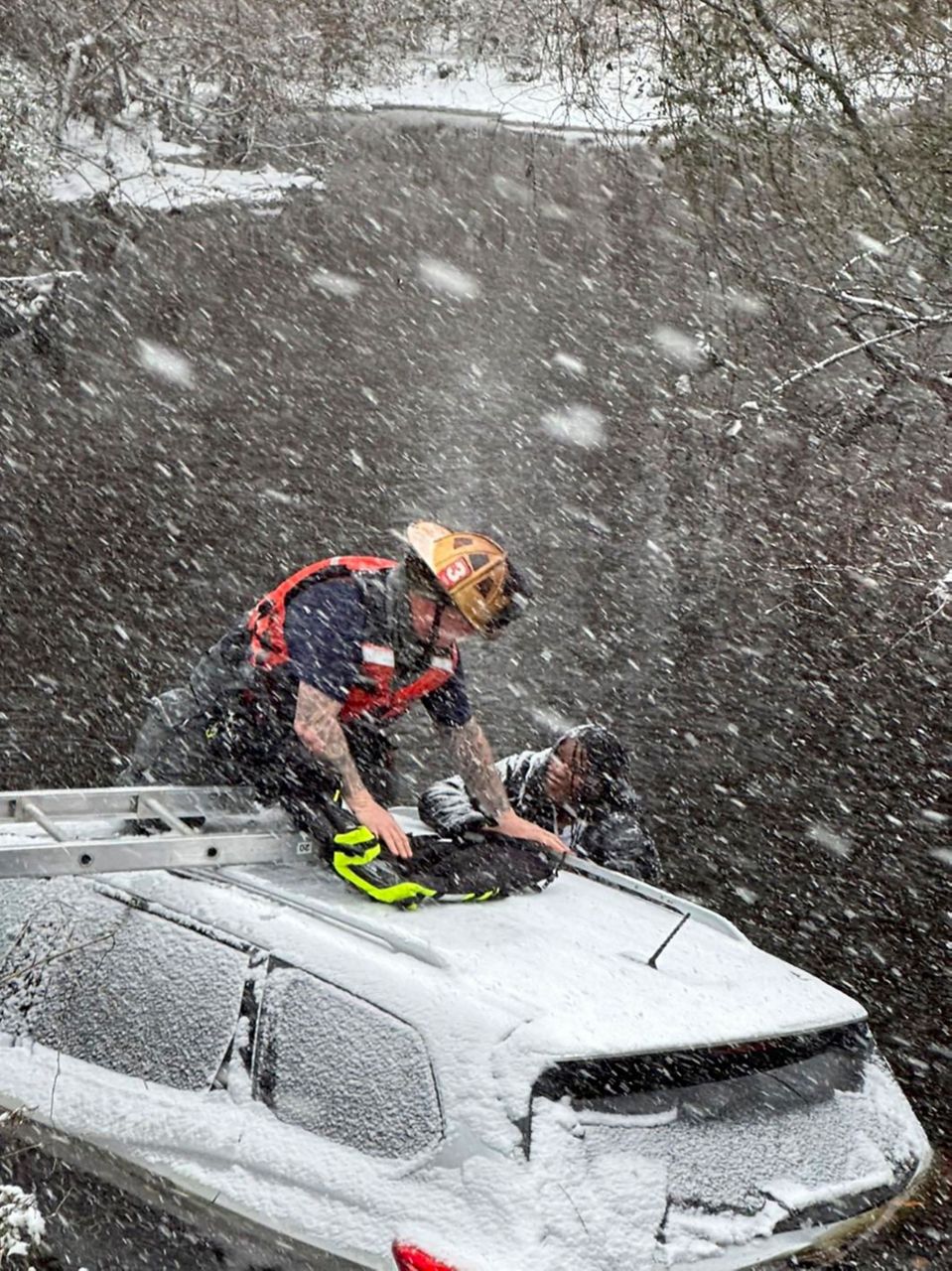 Snowy roads lead to hundreds of Virginia and North Carolina crashes as ...