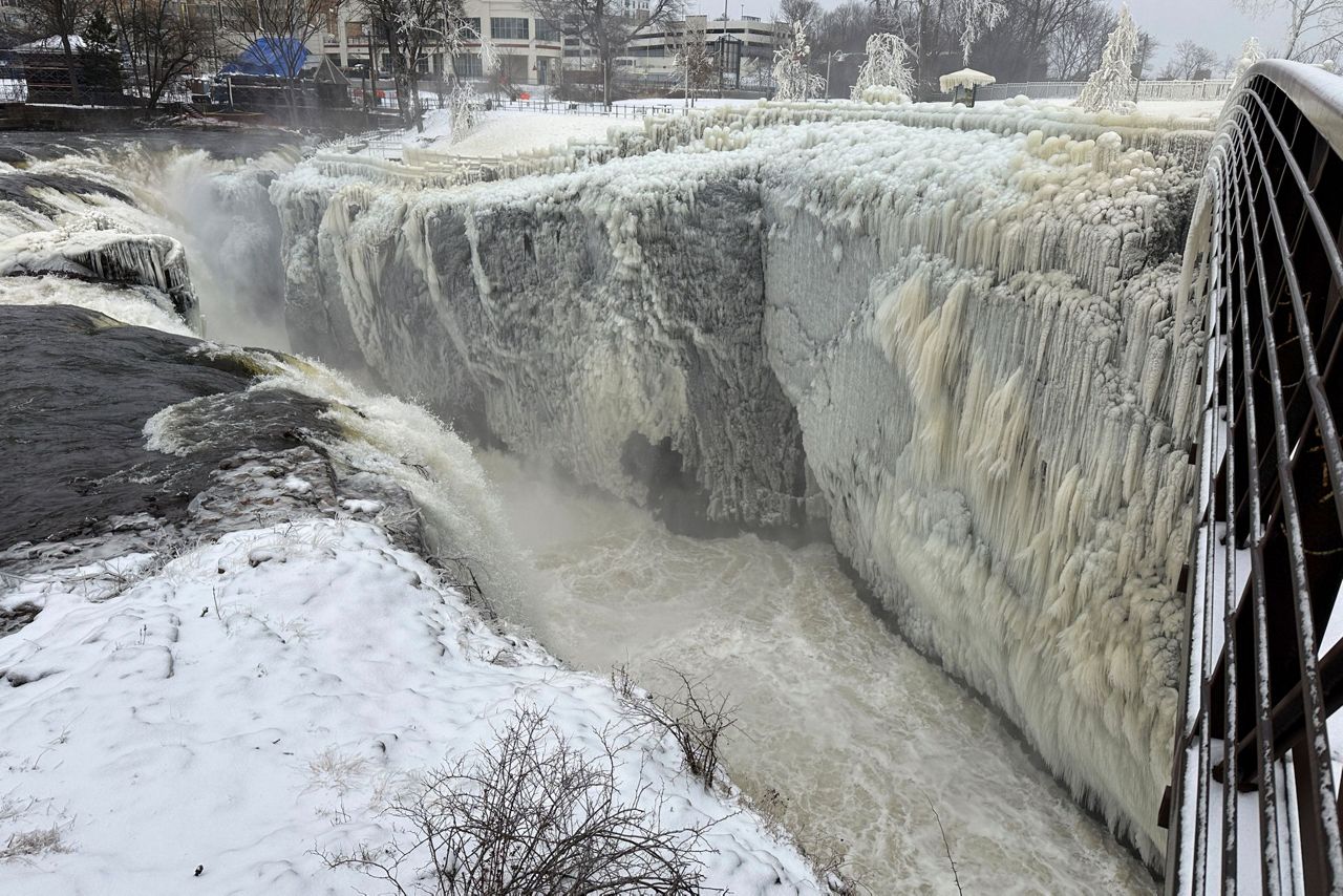 East And West Coasts Prepare For New Rounds Of Snow And Ice As Deadly ...