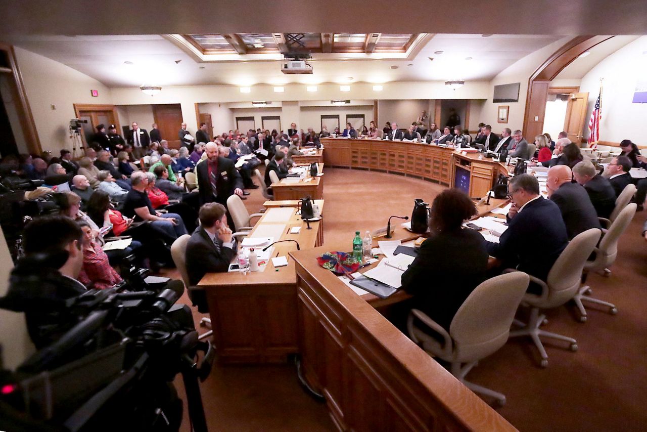 Wisconsin Republicans to vote on weakening governor's power