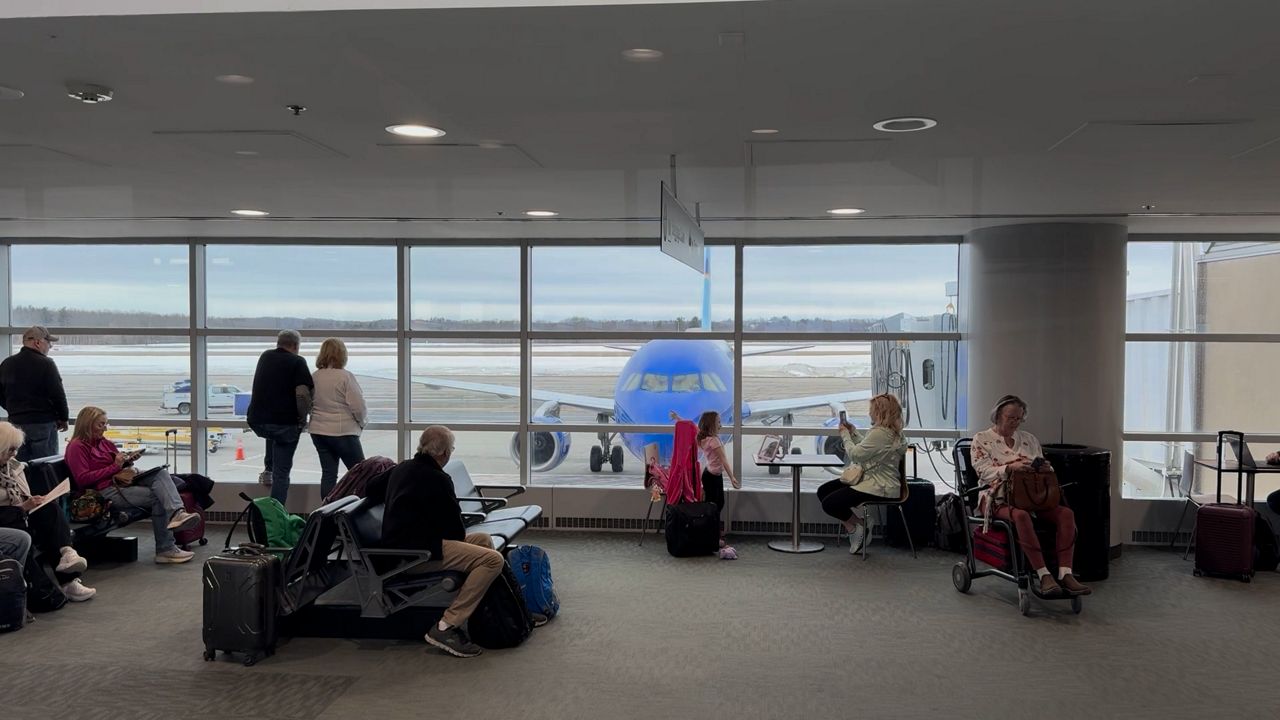 To accomodate busy April travel period, JetBlue adds flights to and from Florida from Worcester