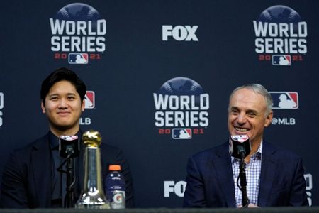 Shohei Ohtani wins Commissioner's Historic Achievement Award