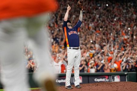 The Pen: How did the Astros wind up with baseball's best-dressed fans?