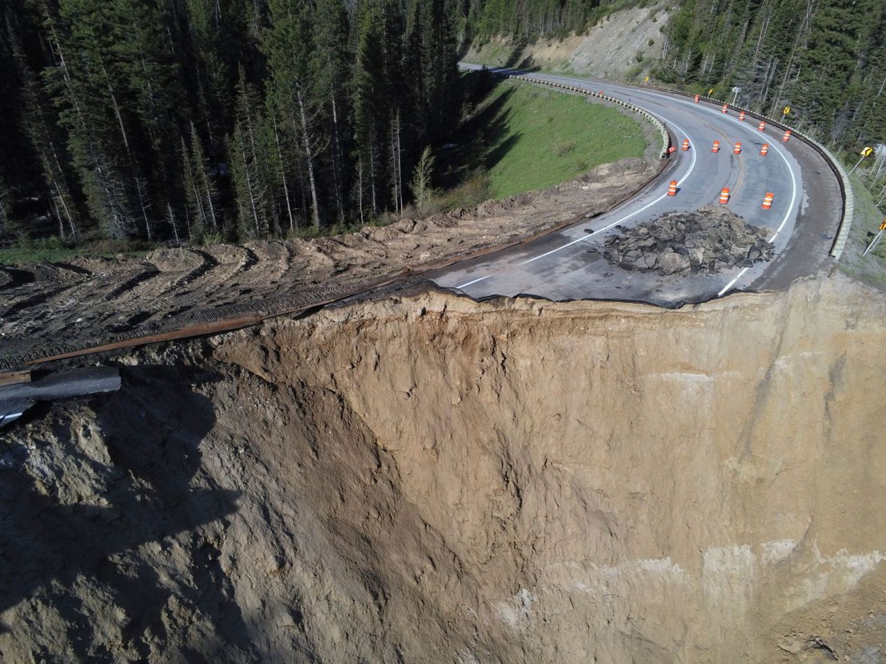Large chunk of Wyoming's Teton Pass road collapses; unclear how quickly it can be rebuilt