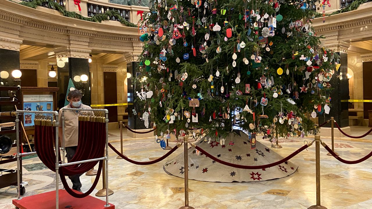 Wisconsin State Christmas Tree 2022 Gov. Evers To Host Capitol Holiday Tree Lighting