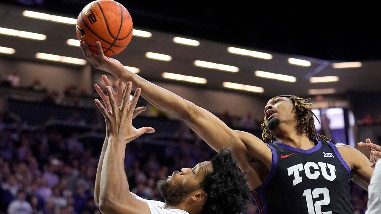 Kansas state deals basketball score