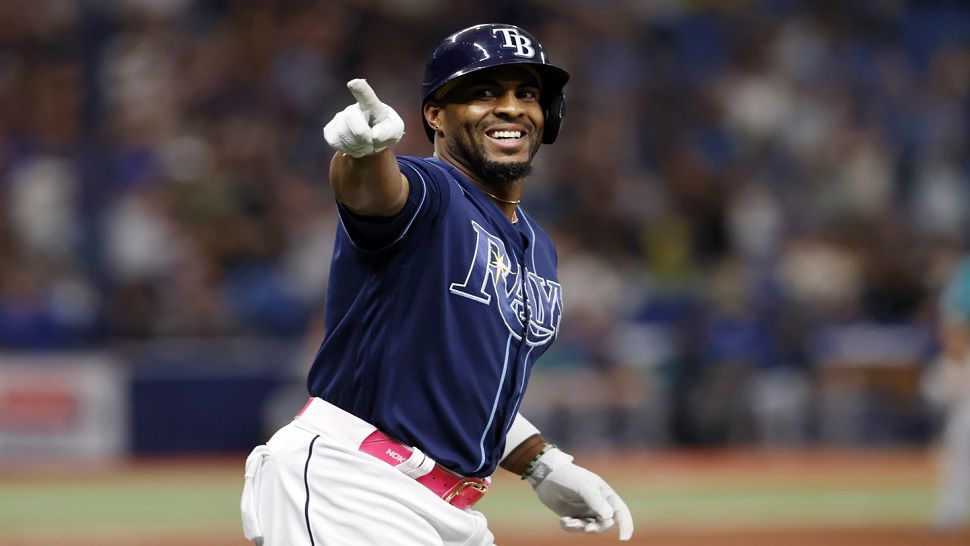 Yandy Díaz wins AL Silver Slugger Award at first base