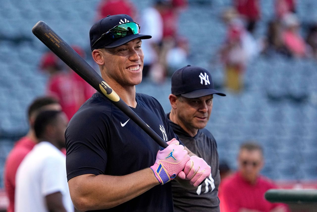 Aaron Judge fields throws at first base at Yankees spring training