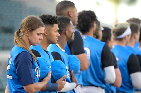 Rachel Balkovec cheered in debut managing Yankees affiliate