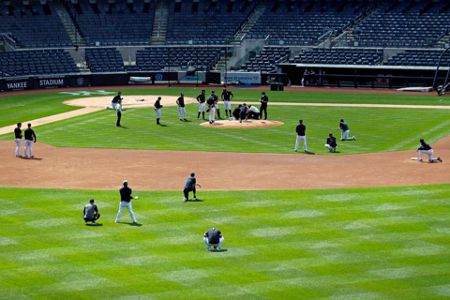 Giancarlo Stanton hits Masahiro Tanaka with line drive in Yankees batting  practice