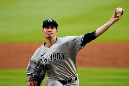 Yankees sweep Atlanta Braves to push winning streak to 11