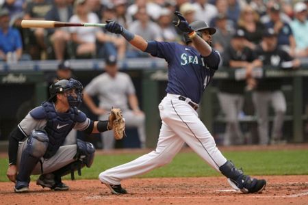 Mariners utilityman Haggerty hurt, out for start of playoffs