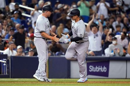 Anthony Rizzo homers in Yankees' debut as Yanks beat Marlins 3-1