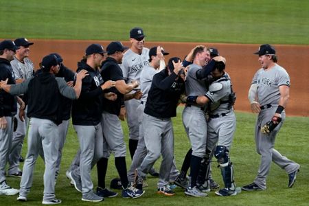 No-hitter for 2nd straight day: Corey Kluber pitches Yankees' gem - Los  Angeles Times